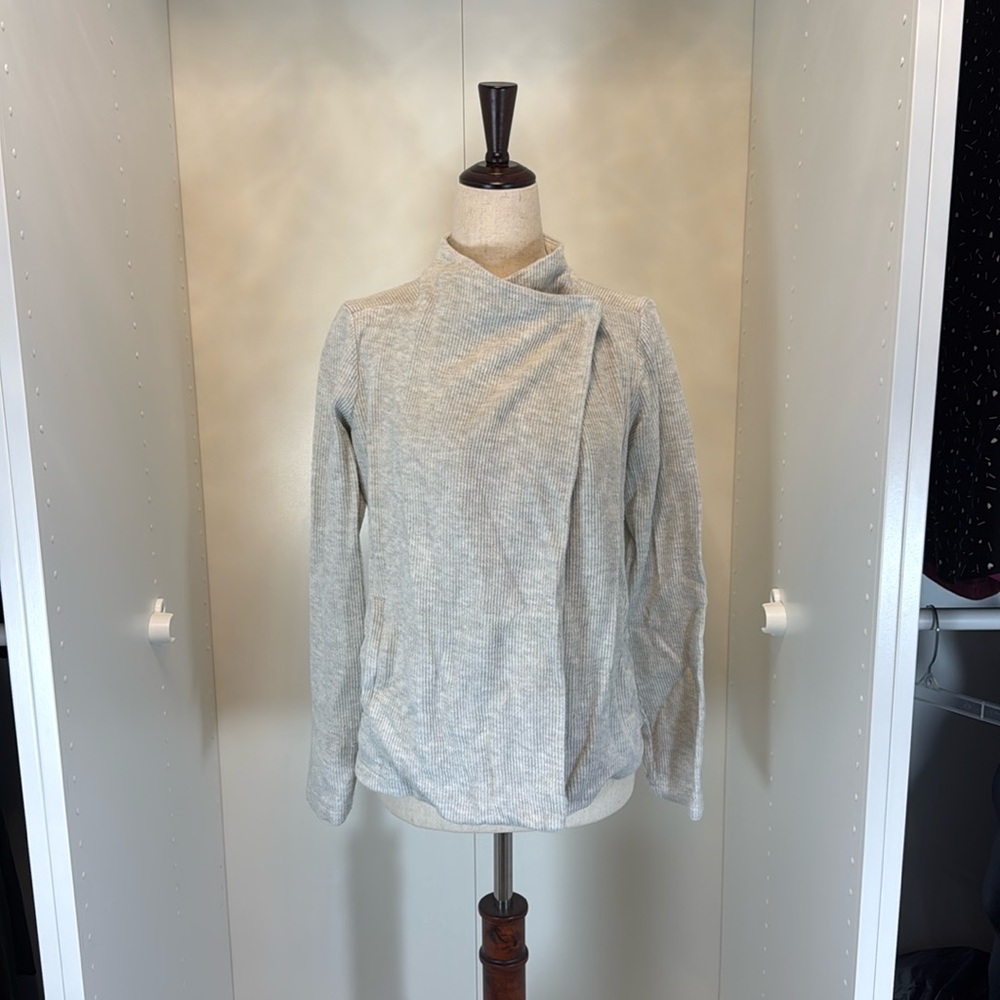 Lou & Grey Gray Wrap Sweater with Buttons at Top Size XS